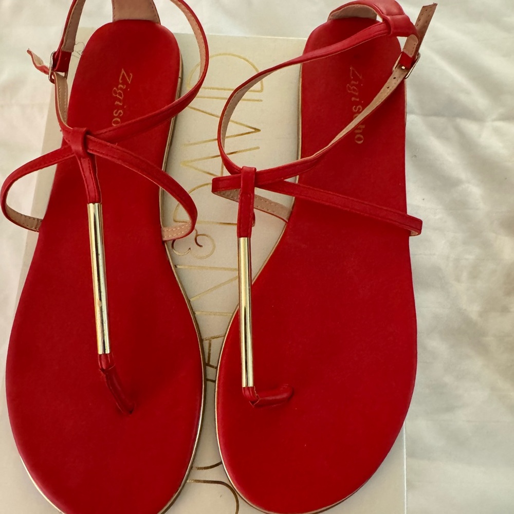 New w/ box Zigi Soho Red T-Strap Sandals